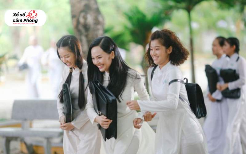 Mơ thấy đi học lại cùng bạn học cũ