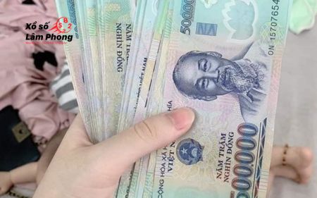Mơ thấy đàn ông cho tiền 500 nghìn lúc bạn khó khăn