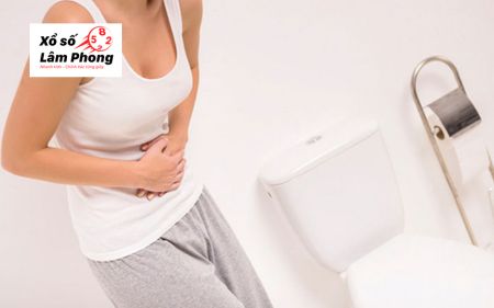 Mơ thấy đi vệ sinh công cộng và gặp sự cố