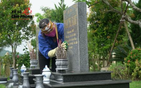 mơ thấy mộ 