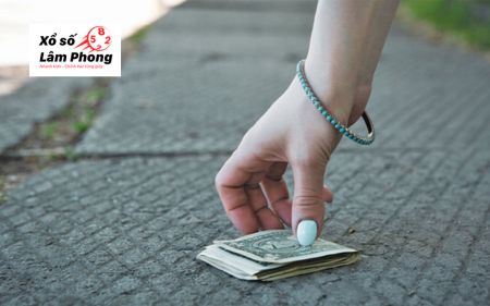 Mơ thấy nhặt được cọc tiền